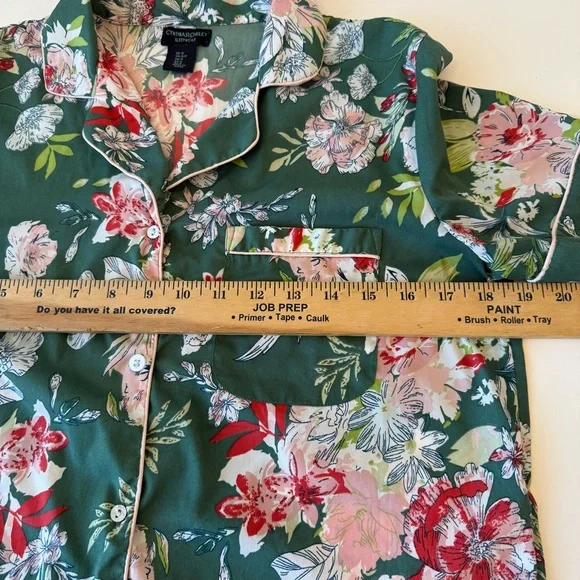 Women’s Spring Floral Green, Pink Pajama Shirt and Shorts Set, Lightweight, EUC - Picture 4 of 10